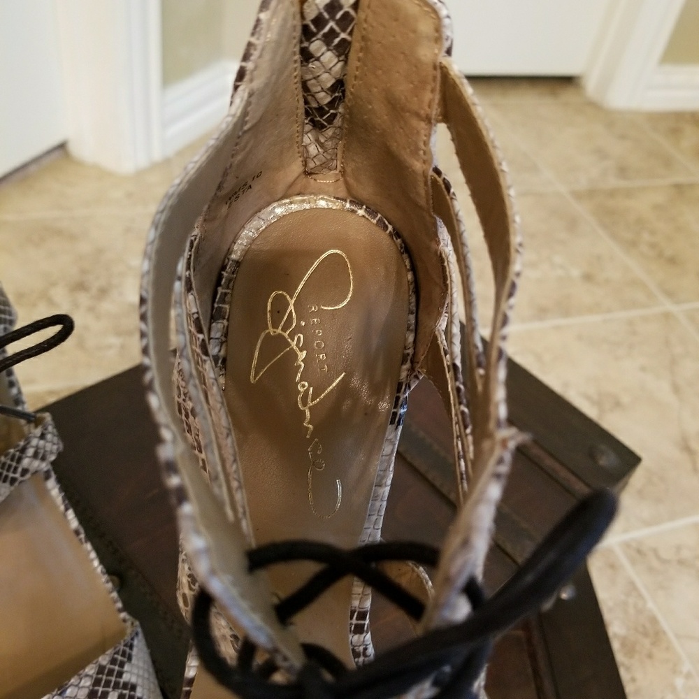 Report Signature Shoes - Picture 2 of 5
