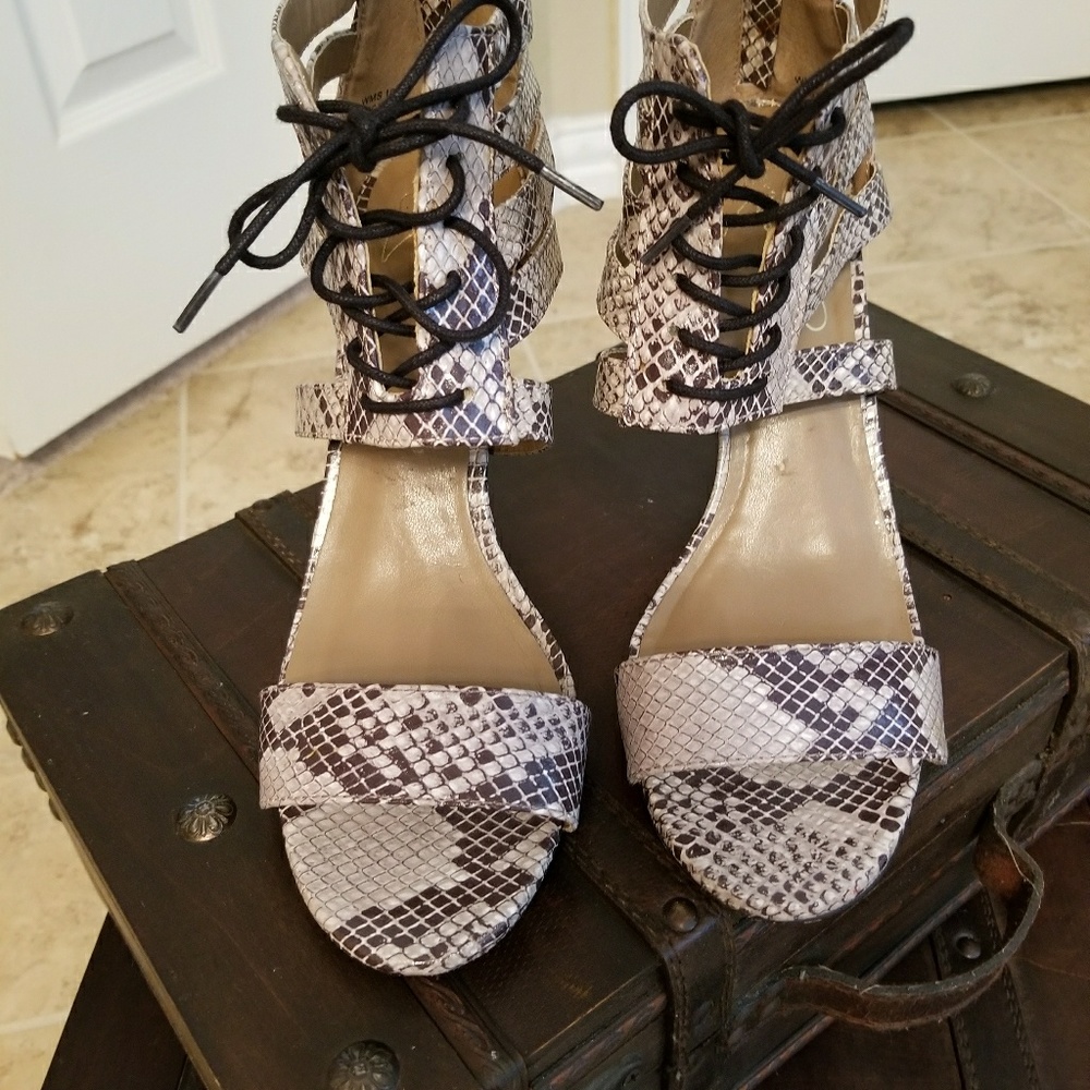 Report Signature Shoes - Picture 3 of 5