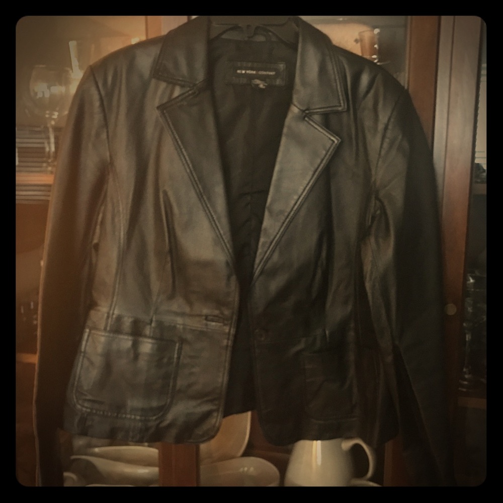 🖤 Ladies Black Leather Jacket