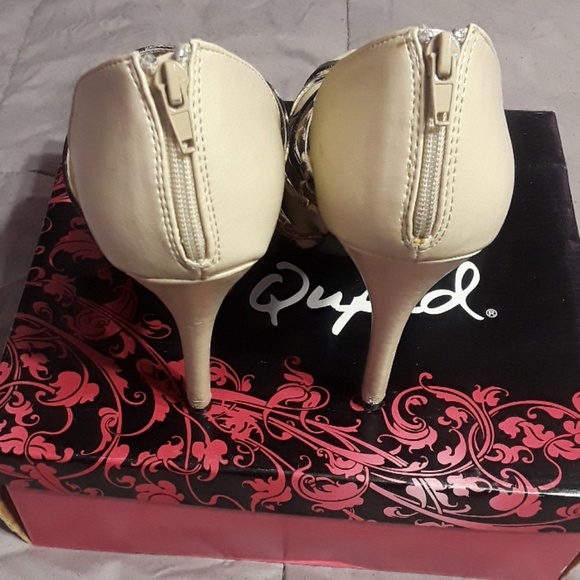 qupid criss cross sandals