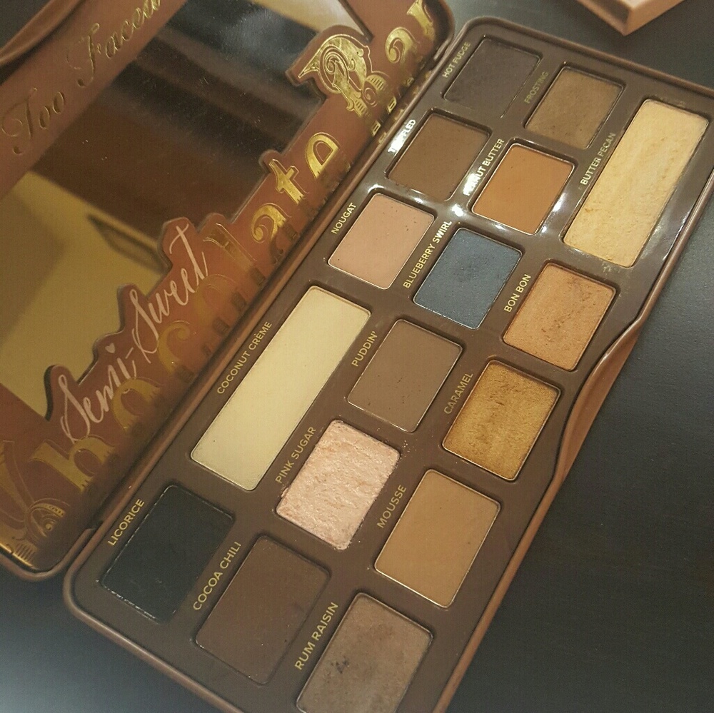 Too faced chocolate bar palette