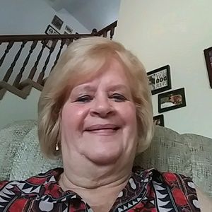 Meet your Posher, Lois