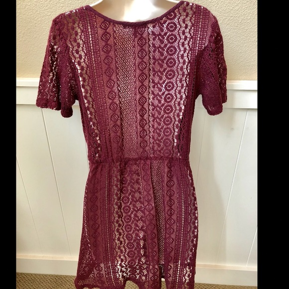 Adorable House of Harlow burgundy lace mini dress - Picture 5 of 5
