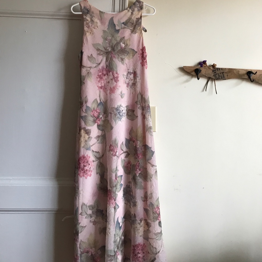 No sleeve Summer dress
