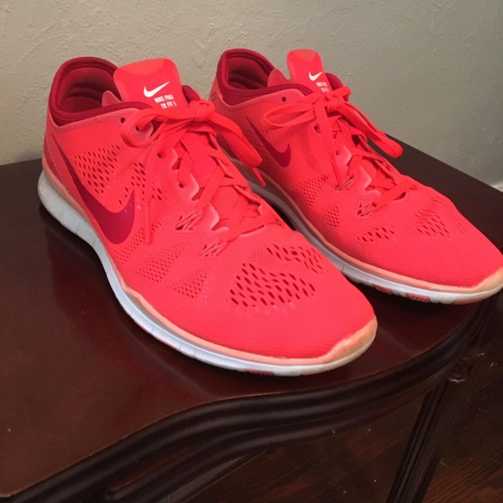 Nike Free TR Fit 5 orange sneaker size 9
