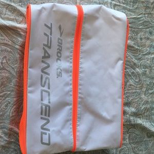 Brooks shoe carrying bag.