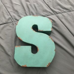 Decorative "S"