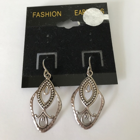 Earrings ❤️ - Picture 2 of 3