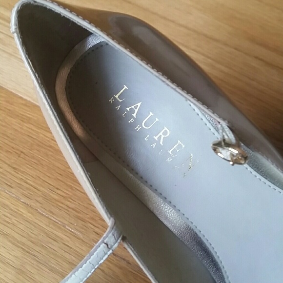 Lauren Ralph Lauren Tan Cream Wedges 6-6.5 - Picture 4 of 8