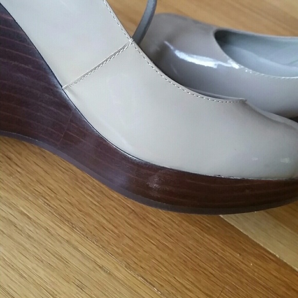 Lauren Ralph Lauren Tan Cream Wedges 6-6.5 - Picture 7 of 8