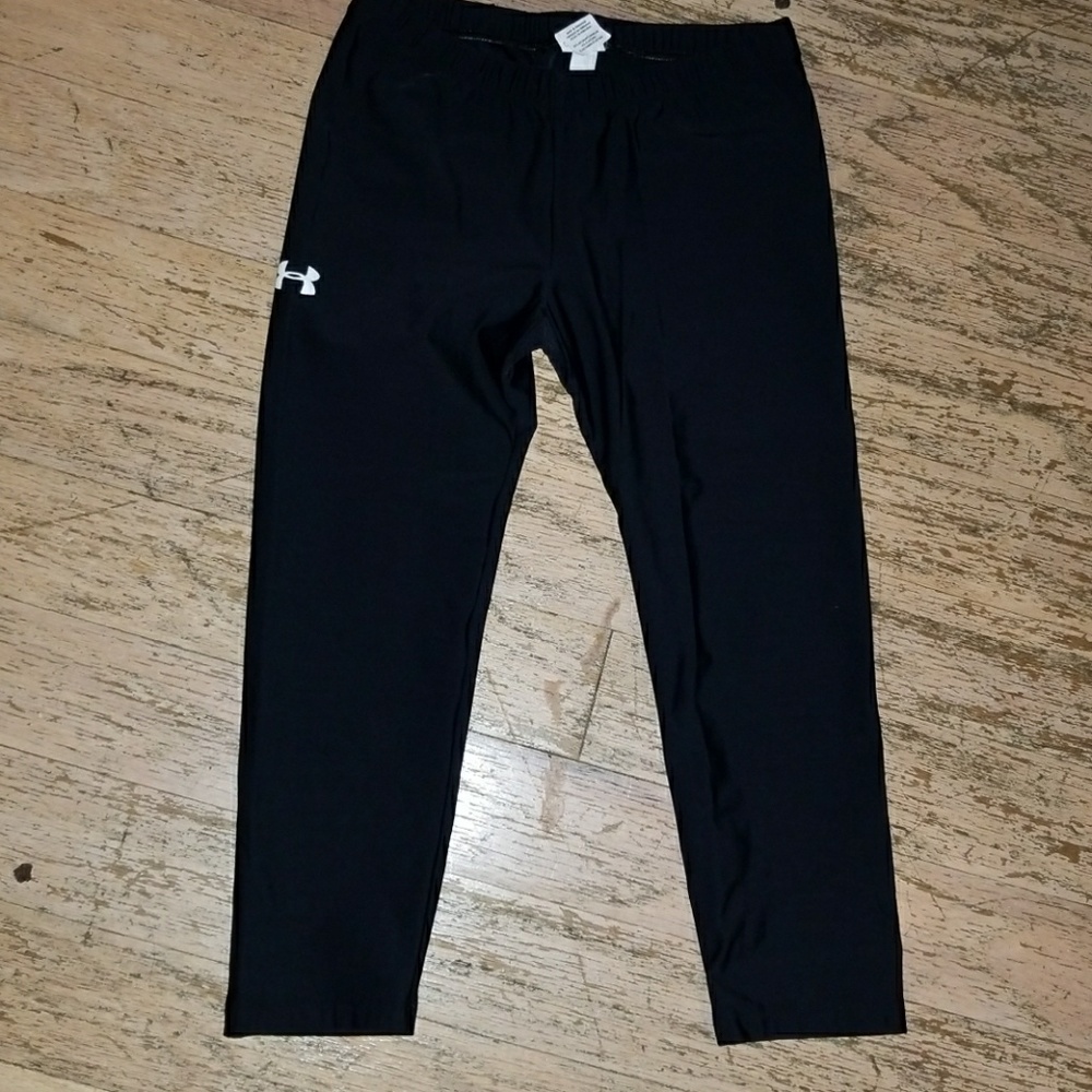 Under armour capris leggings!