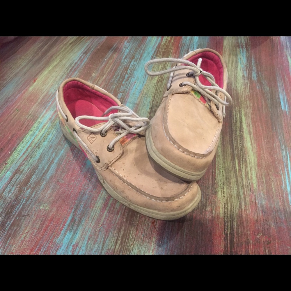 Girls top side Sperry's