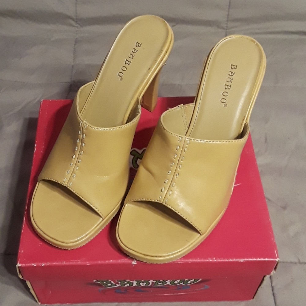Bamboo Tan Heels