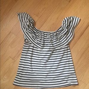 Cute off the shoulder top. Splendid brand