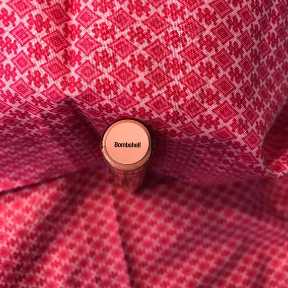 Lipsense Bomshell - Picture 2 of 2