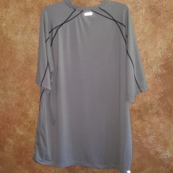 Reebok gray tee 2xl - Picture 3 of 3