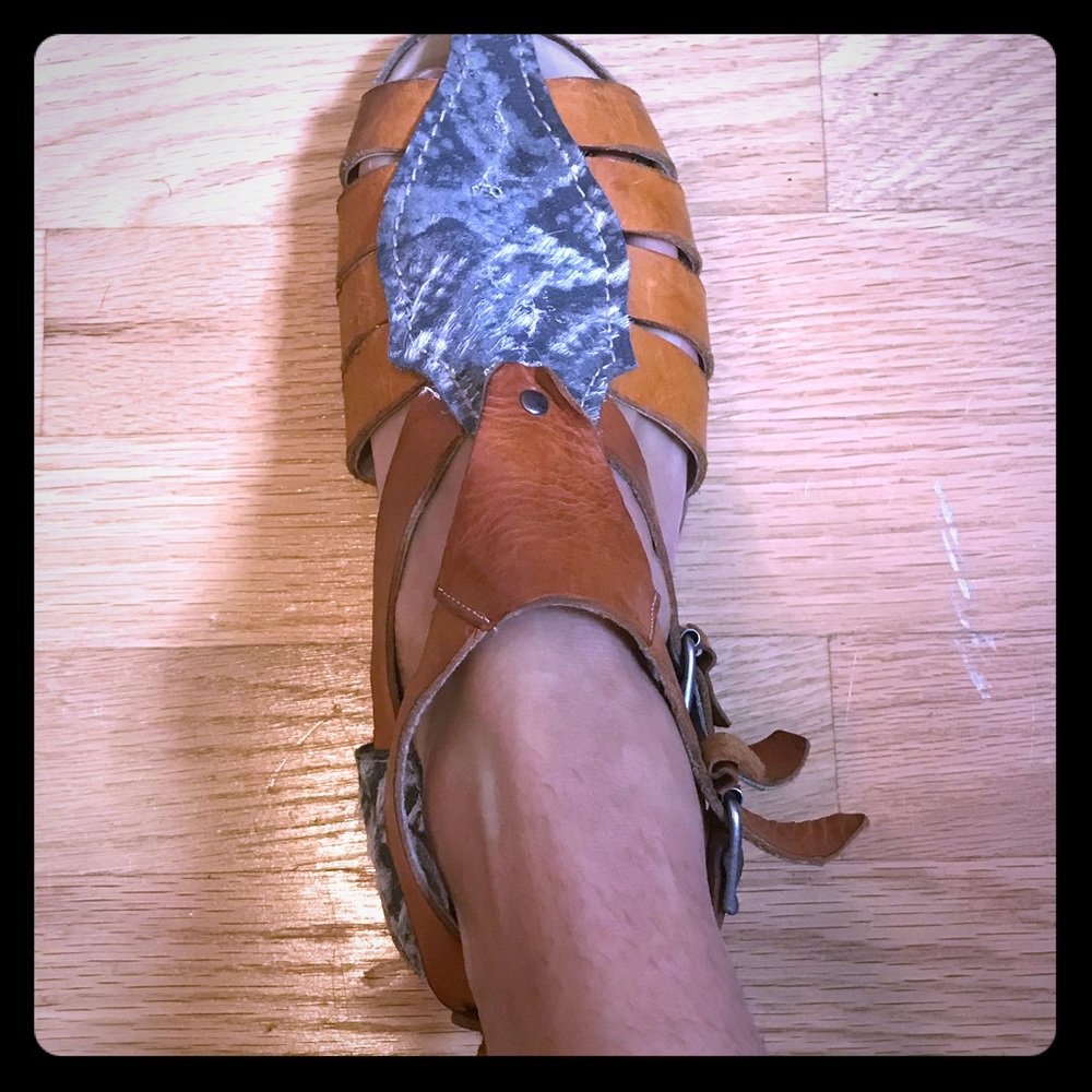 B store sandal with pony hair detail