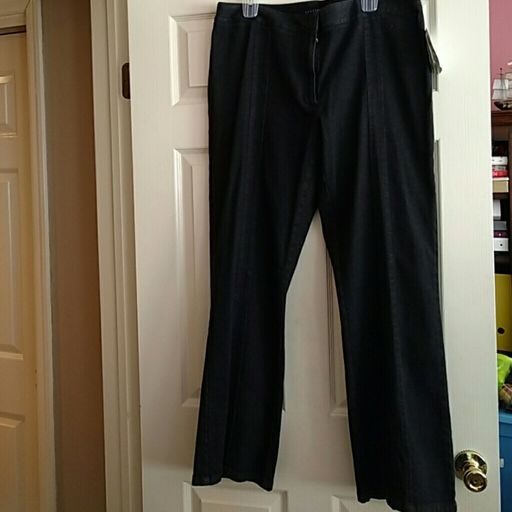 Woman's pants - Picture 2 of 4