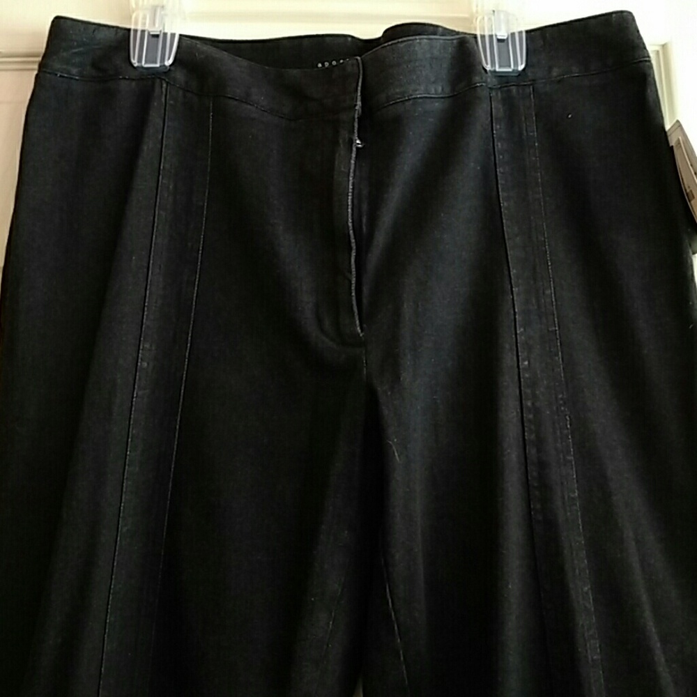 Woman's pants - Picture 3 of 4