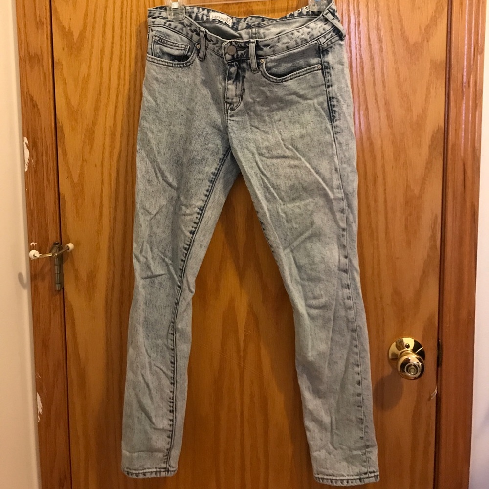 Gap light wash jeans size 27