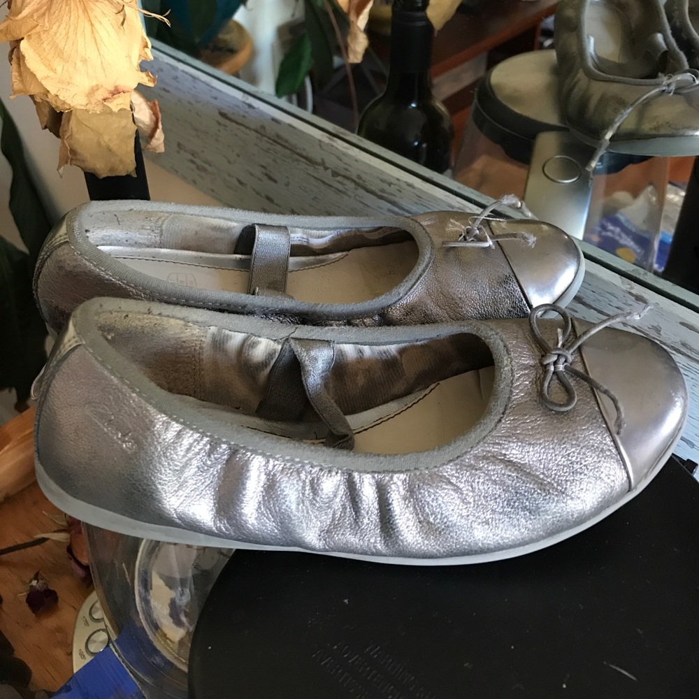 Girls silver slides