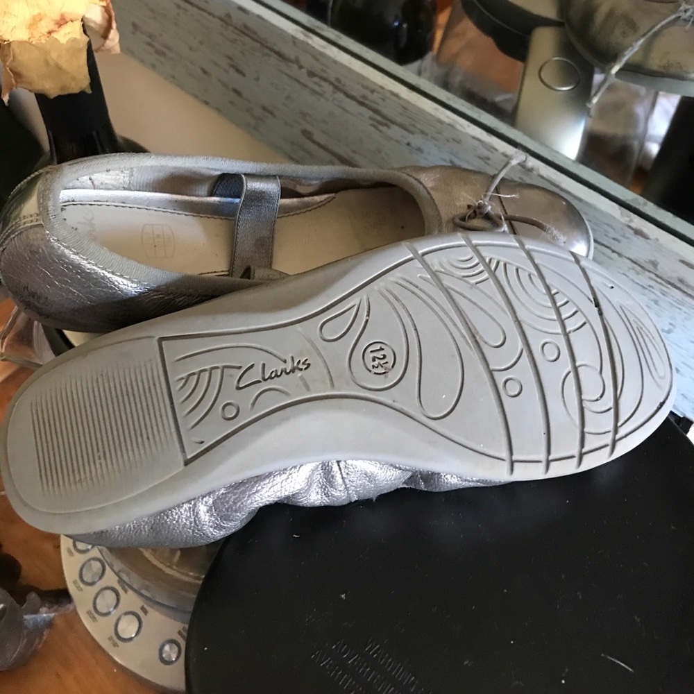 Girls silver slides - Picture 2 of 2