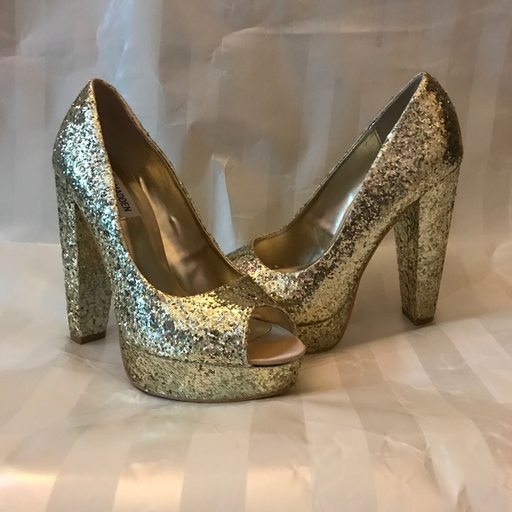Steven madden gold Alice heels