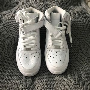 Brand New Nike Air Force 1's Youth sz 5 (womans 7)