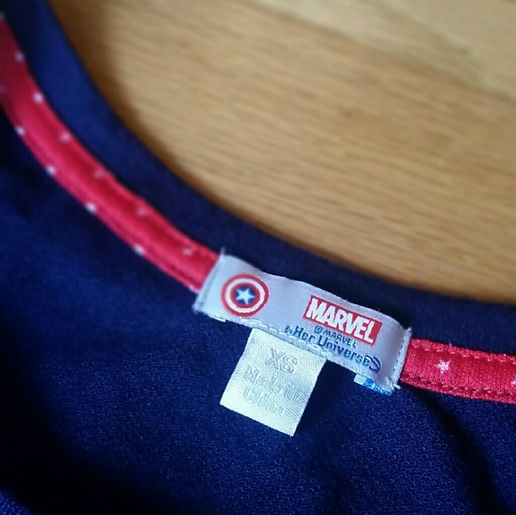 Marvel by her Universe Captain America top - Picture 4 of 4