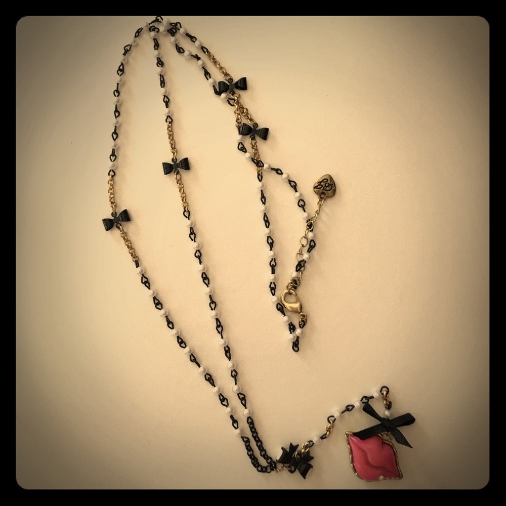 Betsey Johnson pink necklace