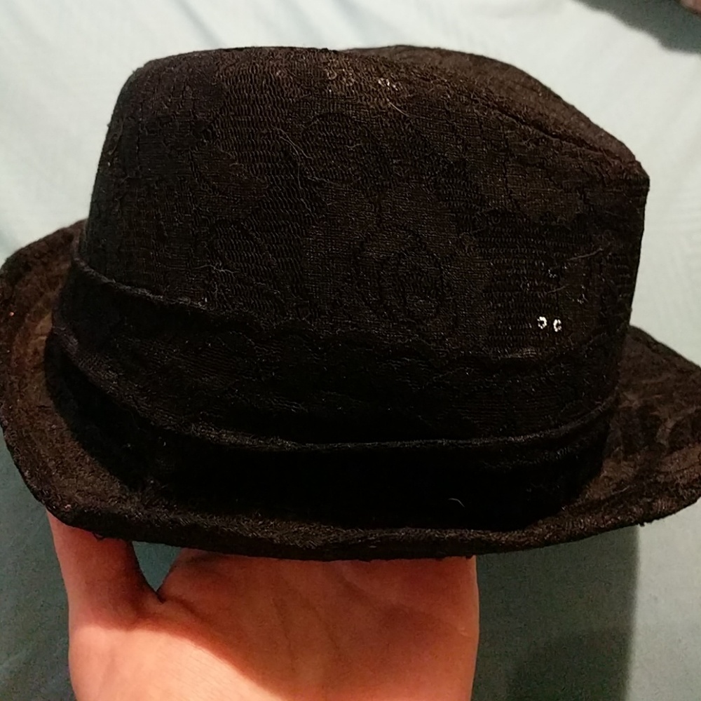Women's fedora with sequins