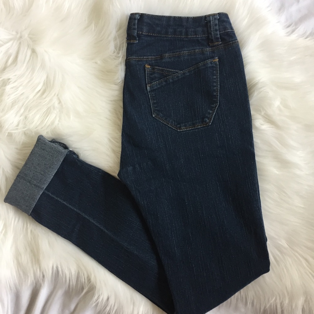 Dark wash denim skinny jean size 7R