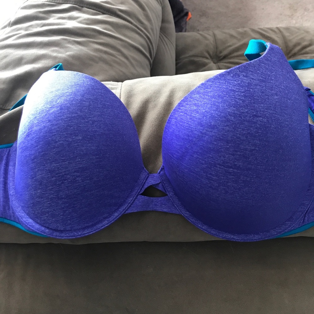38D VS bra