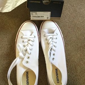 Converse Chuck Taylors size 10 men/size 12 women