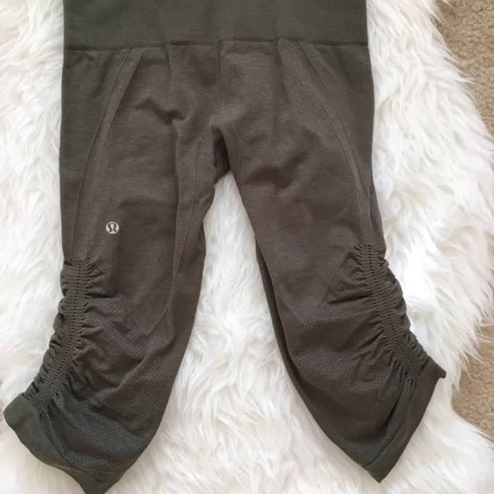 Lululemon In the Flow Crop- Army Green