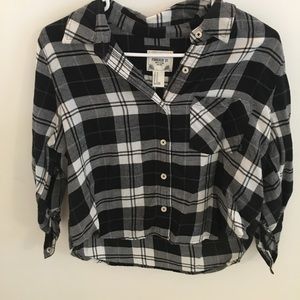 cropped black and white checkered flannel