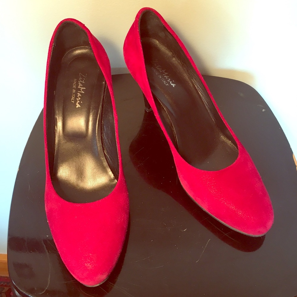 Gorgeous Zita Maria rose colored suede pumps. 36.