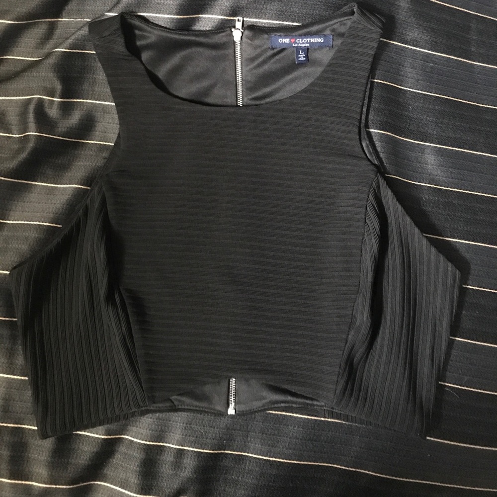 Black zip up crop top