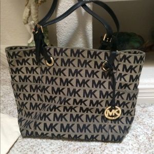 Authentic Michael Kors purse 👛