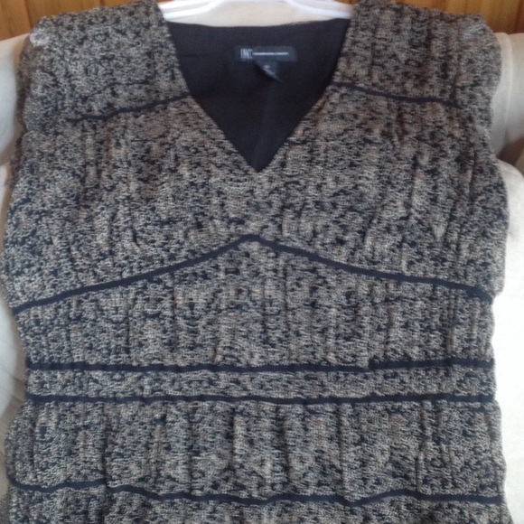 100 % polyester, 100% silk lined size 10 dress. - Picture 2 of 3