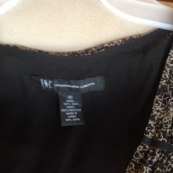 100 % polyester, 100% silk lined size 10 dress. - Picture 3 of 3