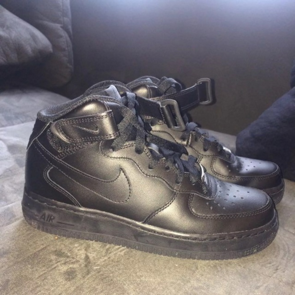 Black Nike Air Force 1