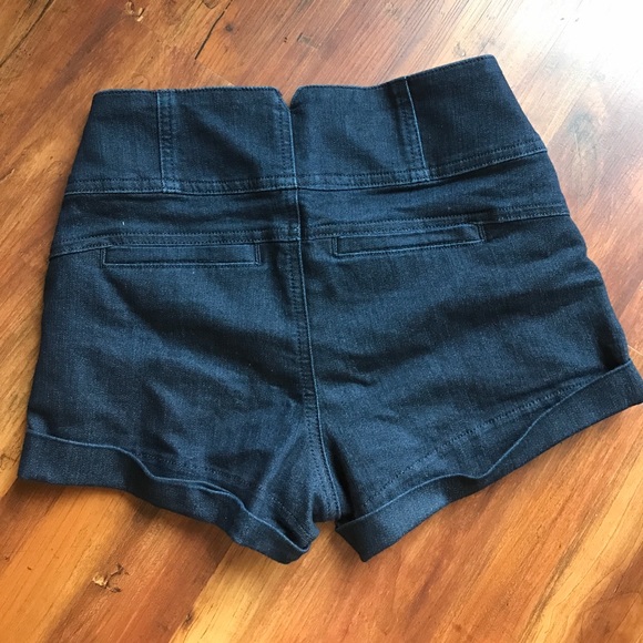 Bebe high waisted shorts size 24 - Picture 3 of 4