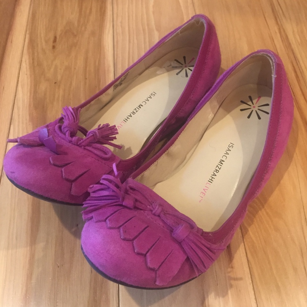 Isaac Mizrahi Live, fushia suede flats. Size 8.5.