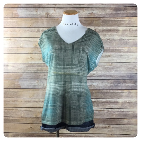 Dkny Tops - DKNY JEANS plaid drape sleeve top