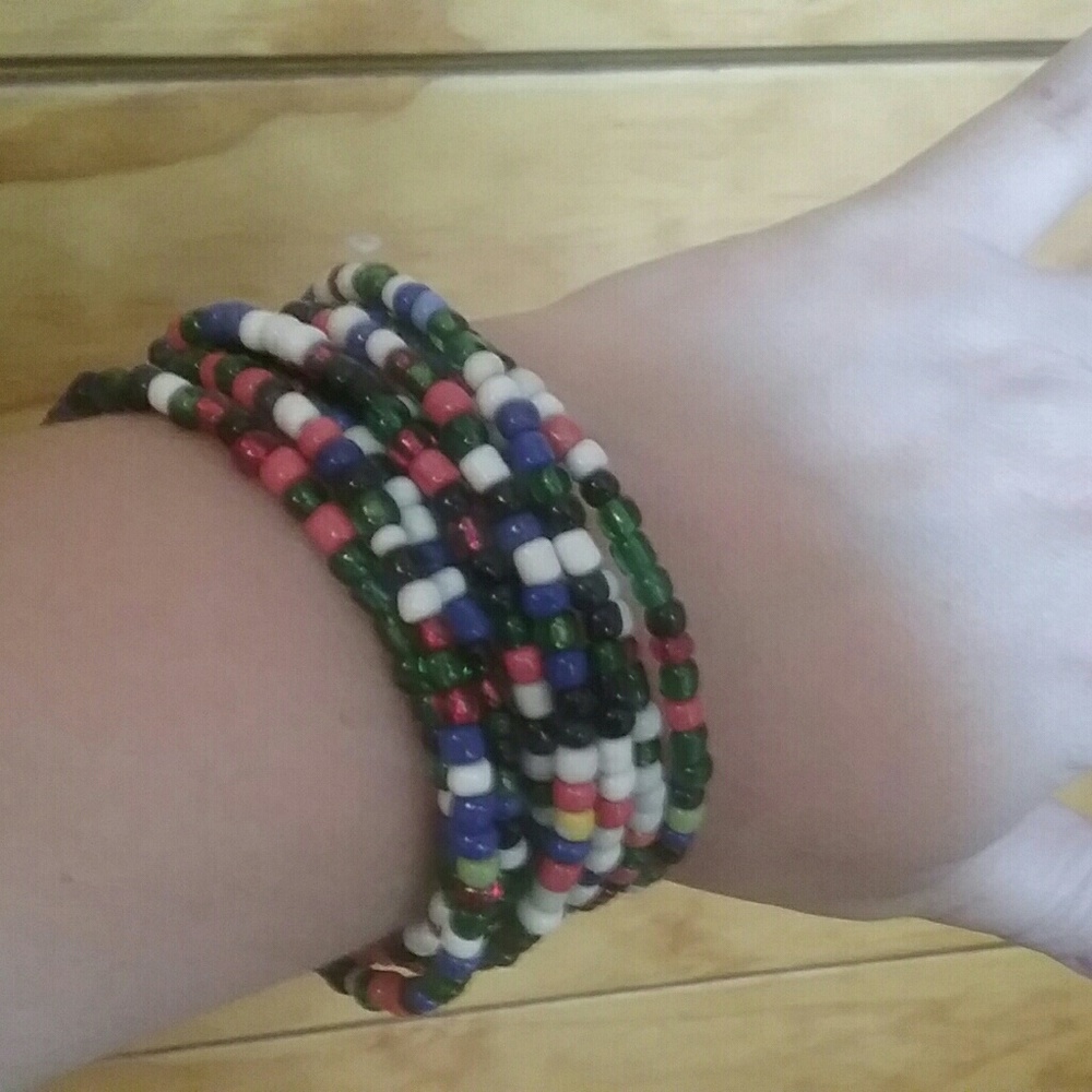 Glass bead bracelet