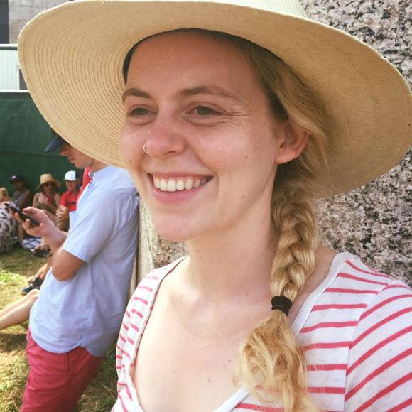 Meet your Posher, Molly - Picture 1 of 1