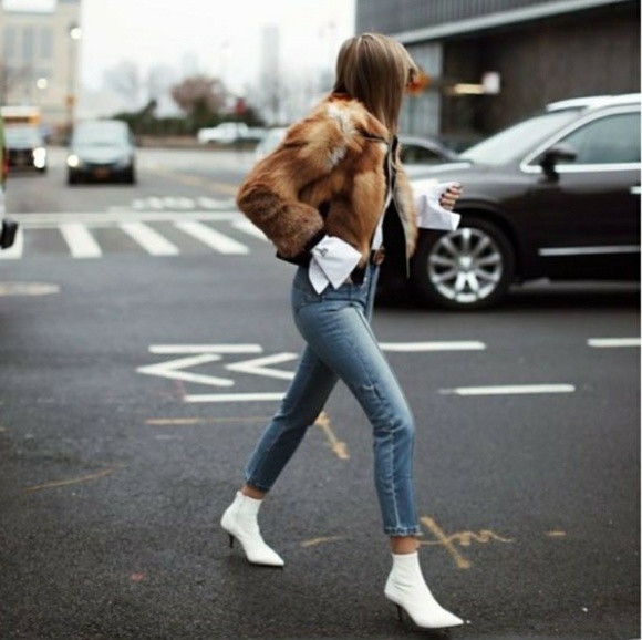 LAST PAIR!!//The Portia// White low heel bootie - Picture 4 of 4