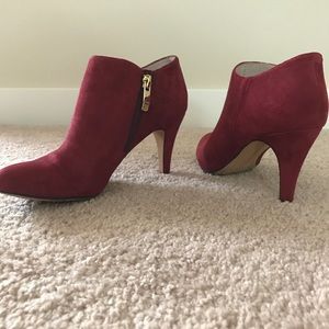 Size 4.5 Suede booties-cranberry color
