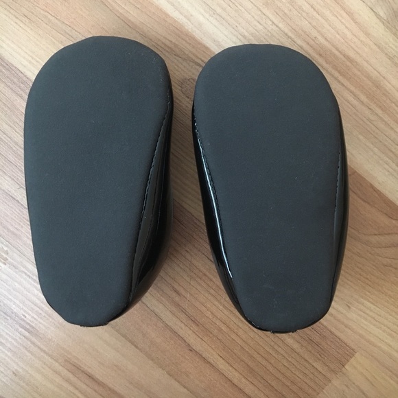 NWOT Carter’s Black Bow Shoes - Picture 5 of 5